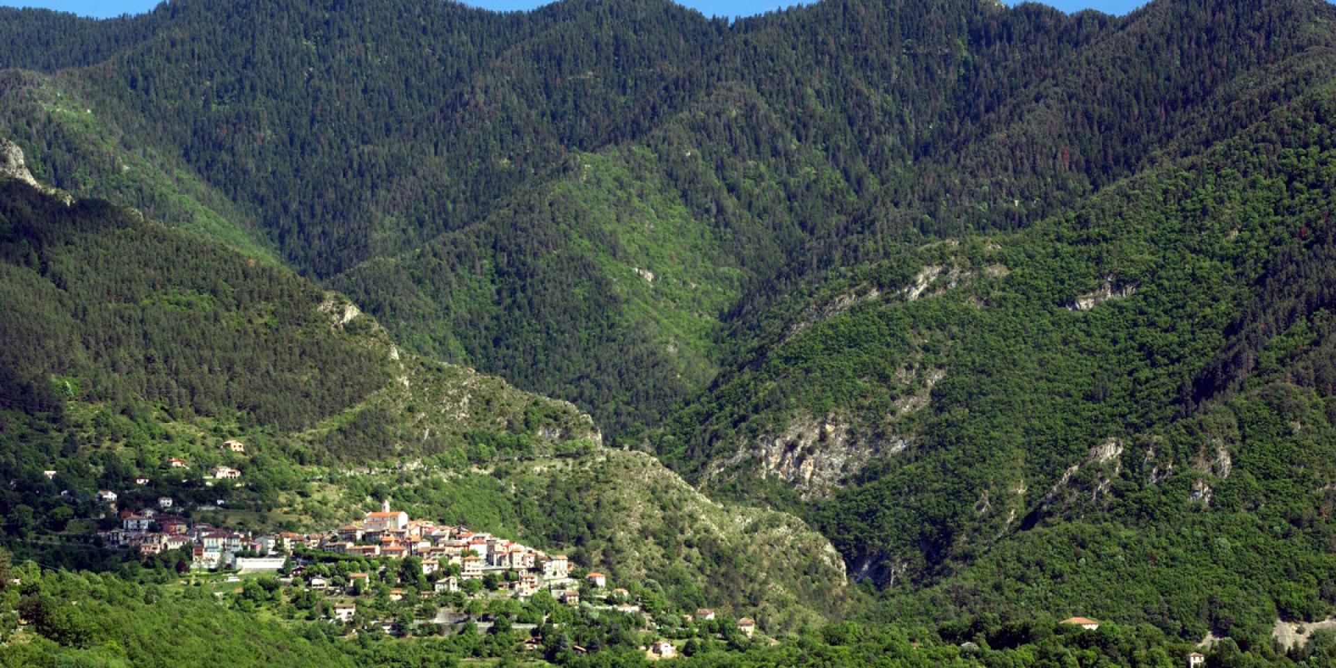 COMUNE DI LA BOLLENE-VESUBIE VISTA GENERALE DEL VILLAGGIO