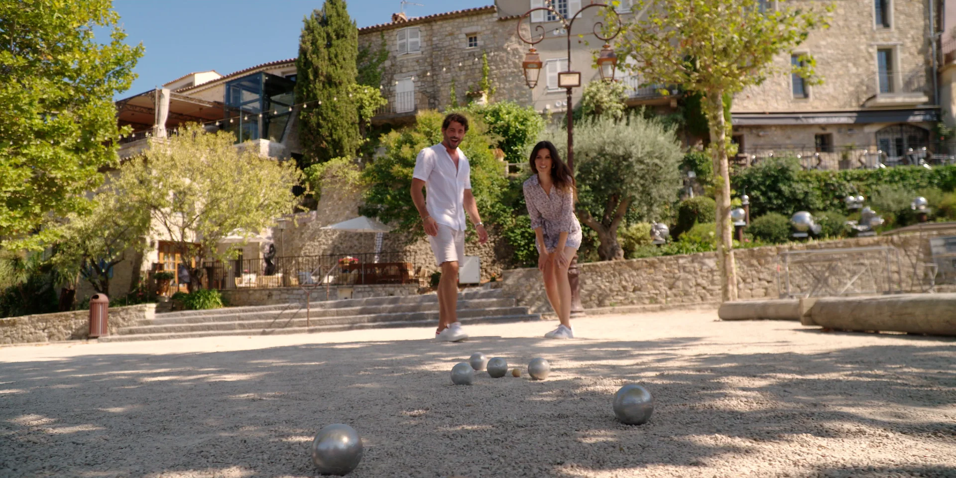 Partie de pétanque à Mougins, l’art de vivre à la provençale