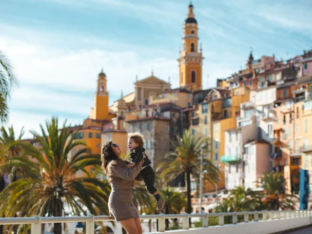 Famille Menton Crtcotedazurfrance Onmetlesvoiles3 .jpg 1200px