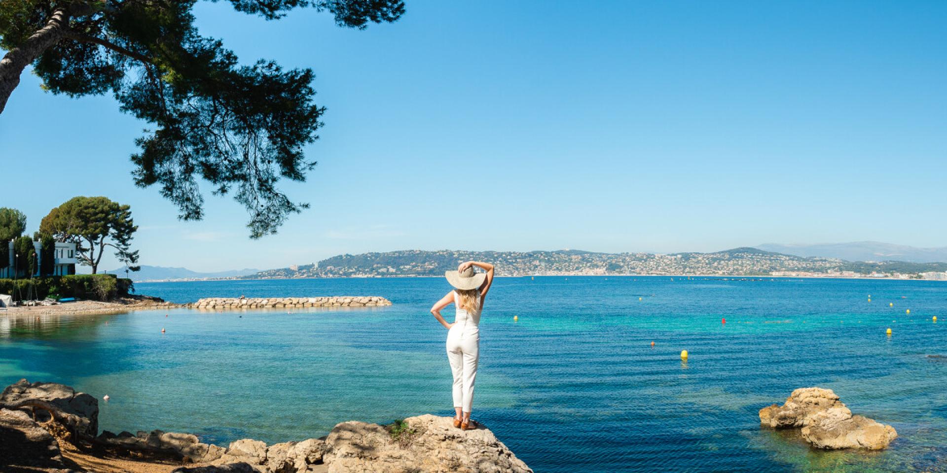 Donna Cap D Antibes Crt Cote D Azur Francia Olivierpuydebois7.jpg 1200px