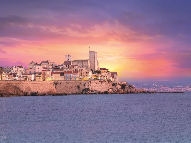 Remparts d’Antibes au coucher du soleil