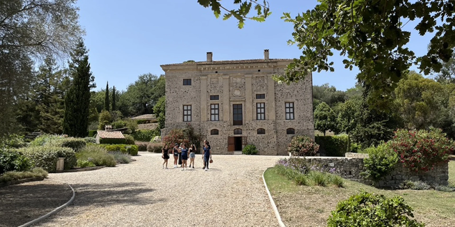 Château de Vaugrenier à Villeneuve-Loubet : un joyau du patrimoine à découvrir