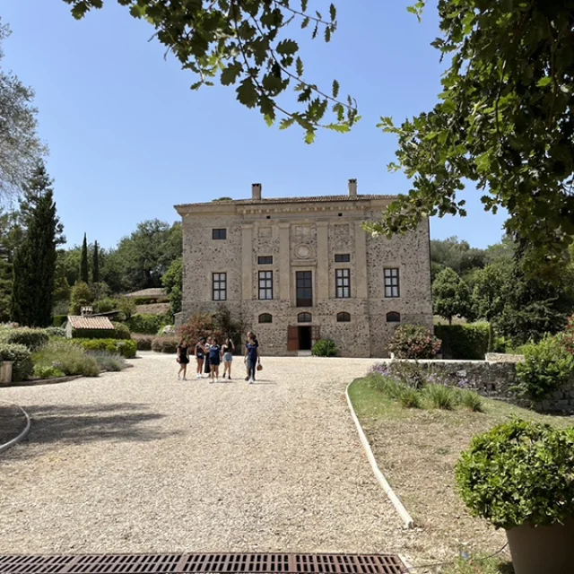 Château de Vaugrenier à Villeneuve-Loubet : un joyau du patrimoine à découvrir
