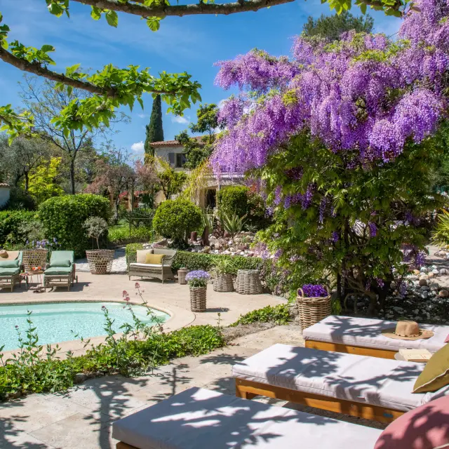 Hôtel Les Messugues à Saint-Paul de Vence : une oasis de charme au cœur de la Côte d’Azur