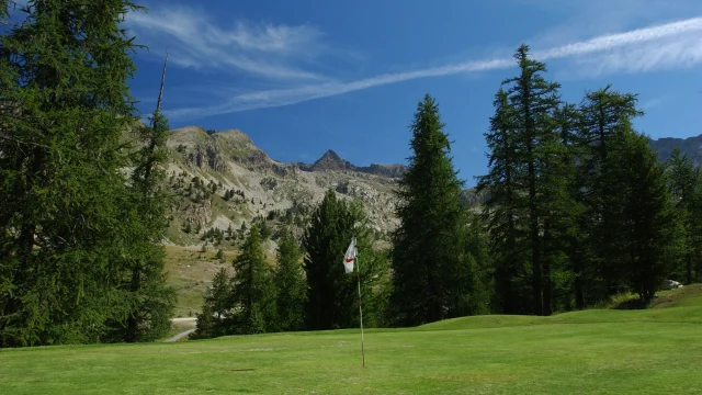 DER GOLFPLATZ IN ISOLA