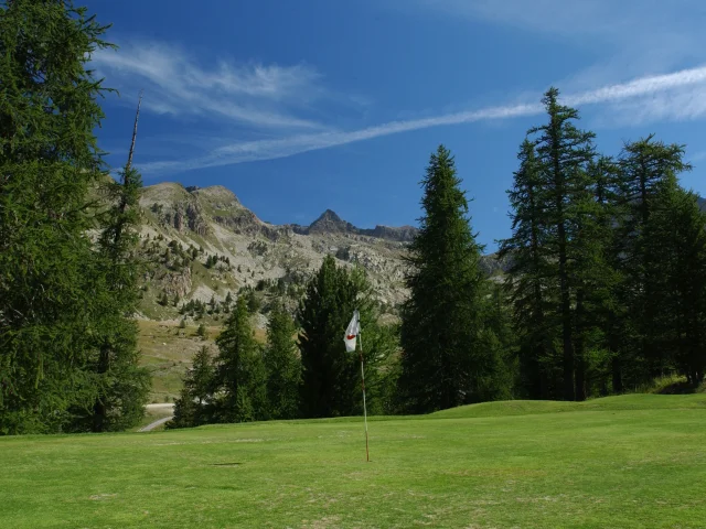 DER GOLFPLATZ IN ISOLA