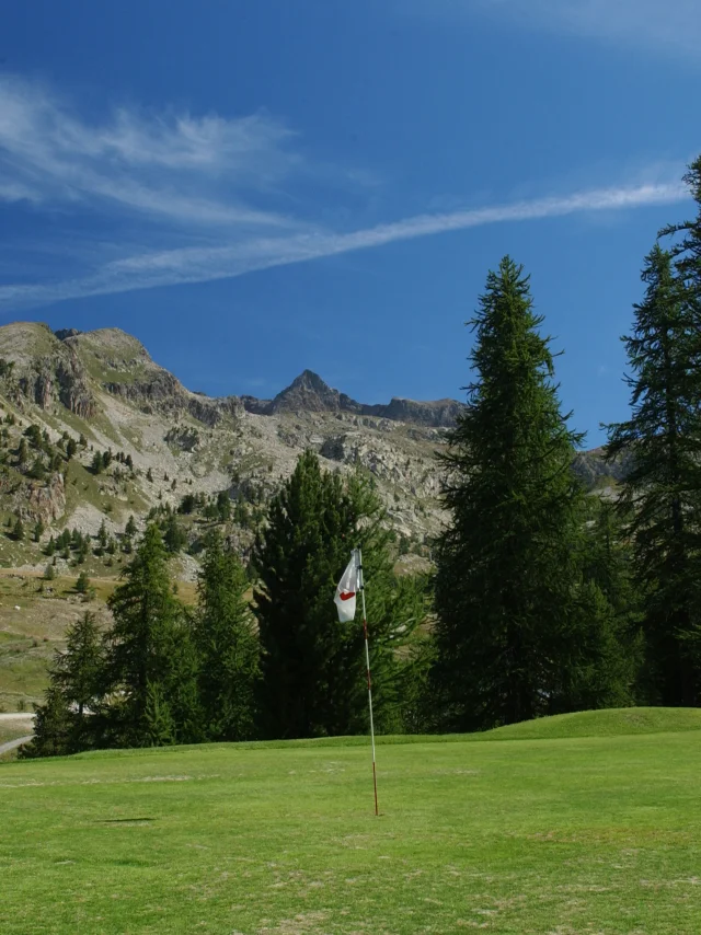 IL CAMPO DA GOLF DI ISOLA