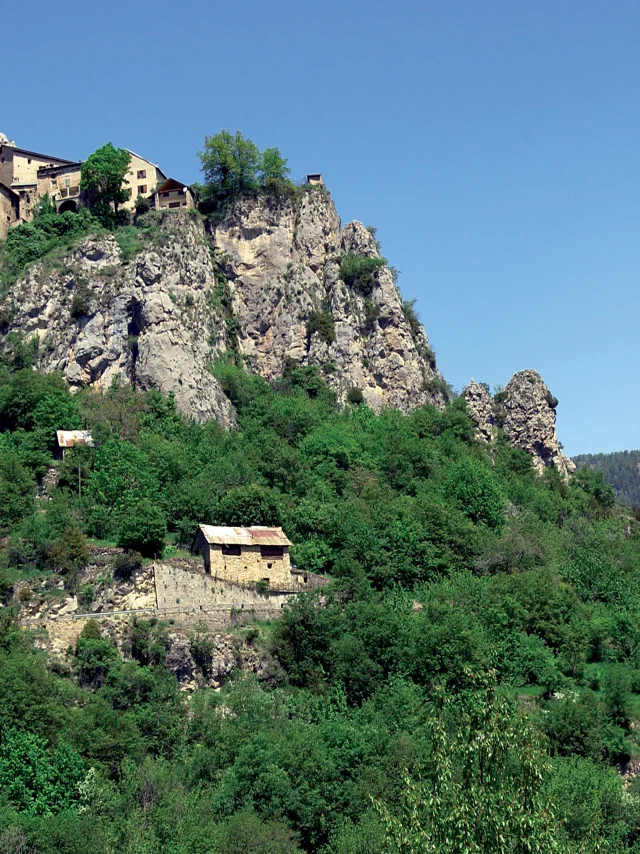Roubion : un village perché au cœur des montagnes de la Côte d’Azur
