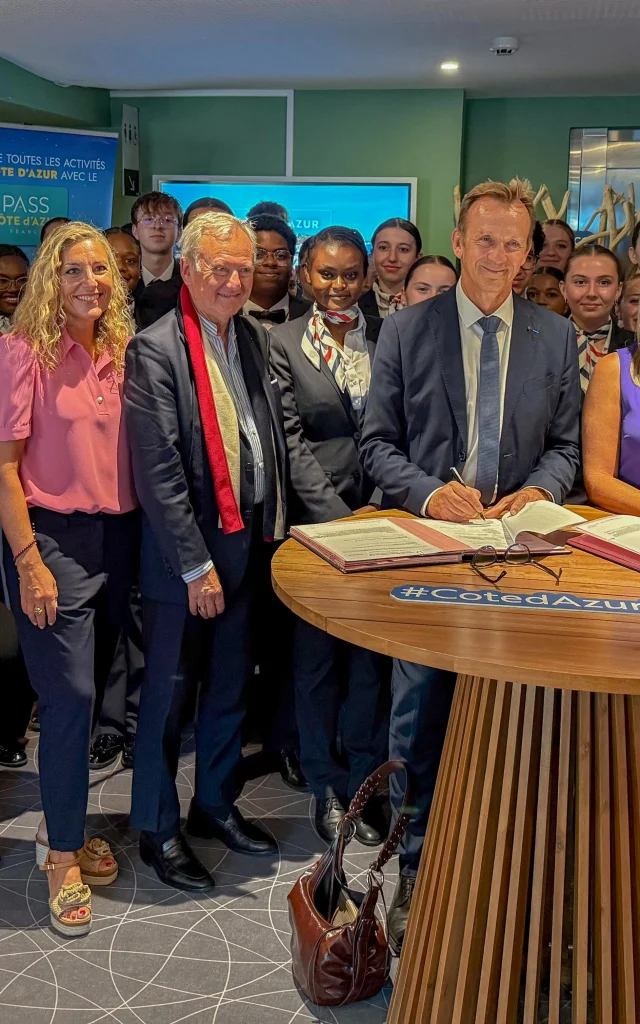 Signature convention Côte d'Azur France Tourisme x Lycée Hôtelier Jeanne et Paul Augier