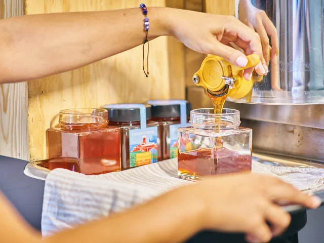 Nouvelle entreprise partenaire, Château de Crémat lance son miel Côte d'Azur France