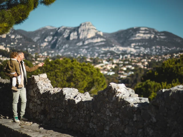 Familie In Saint Paul De Vence Cote D'Azur Frankreich Tourismus Onmetlesvoiles