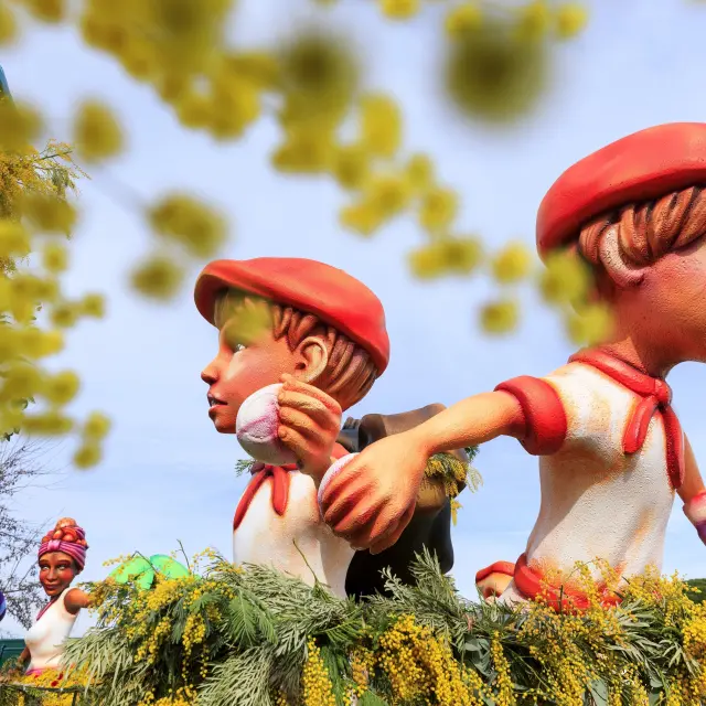 France, Alpes Maritimes(06), Mandelieu La Napoule, La Fete du Mimosas, nouvelle edition 2025 sur le theme de La Grande Vadrouille des Regions, Grand Corso Fleuri