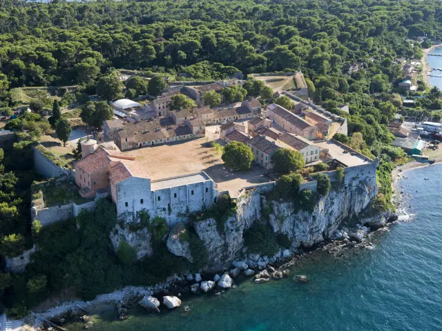 17fi062004 Cannes, Isola di Sainte-Marguerite, Fort Royal. Foto di H. Lagarde
