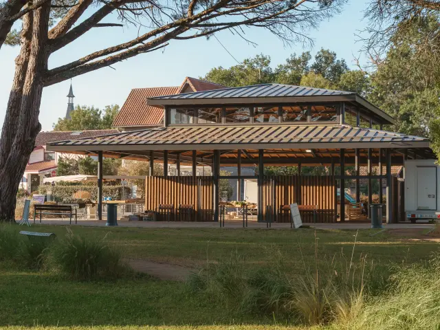 La halle de St Julien-en-born | Côte Landes Nature