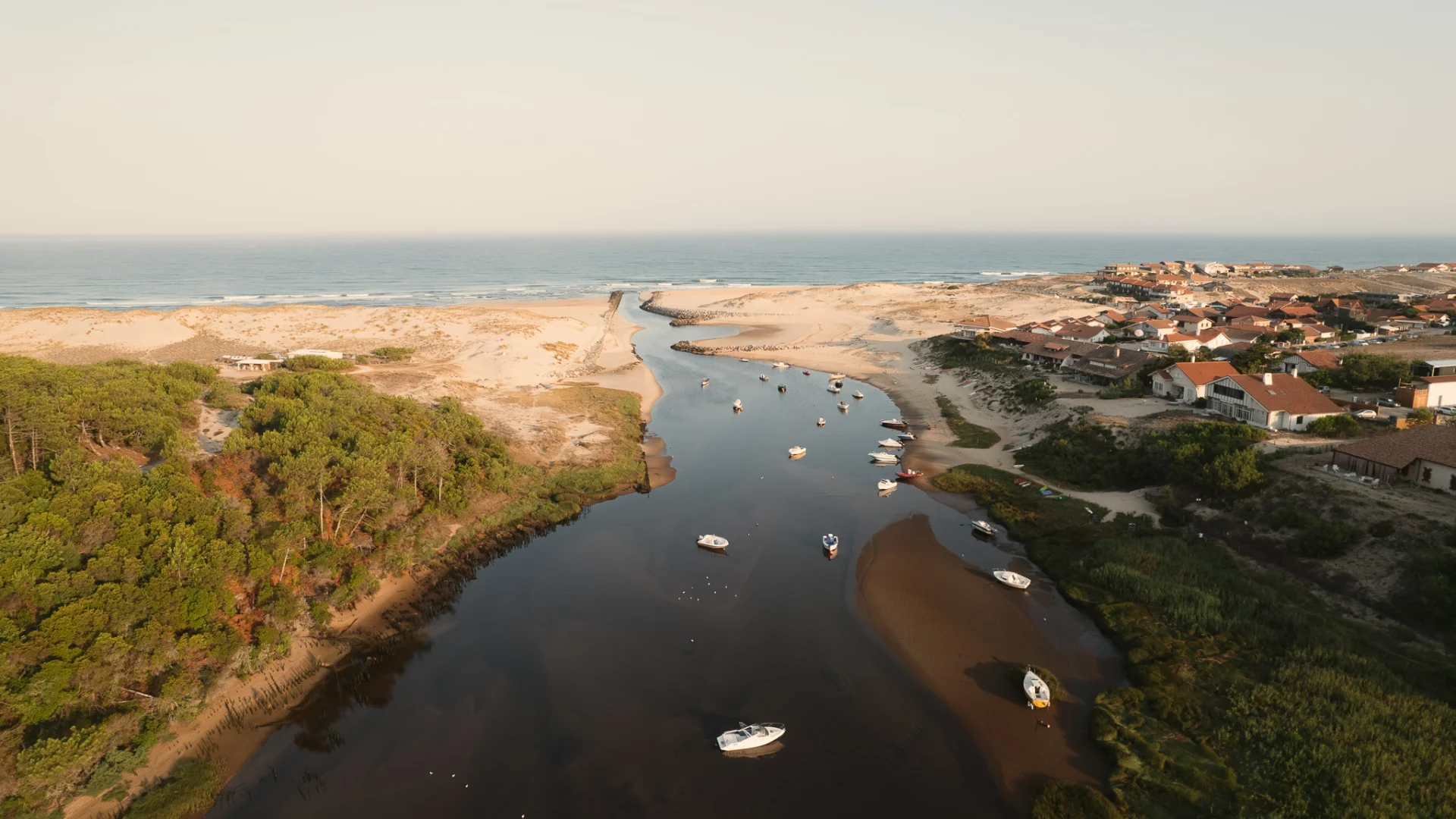 Contis, du courant à l'océan Atlantique dans les Landes