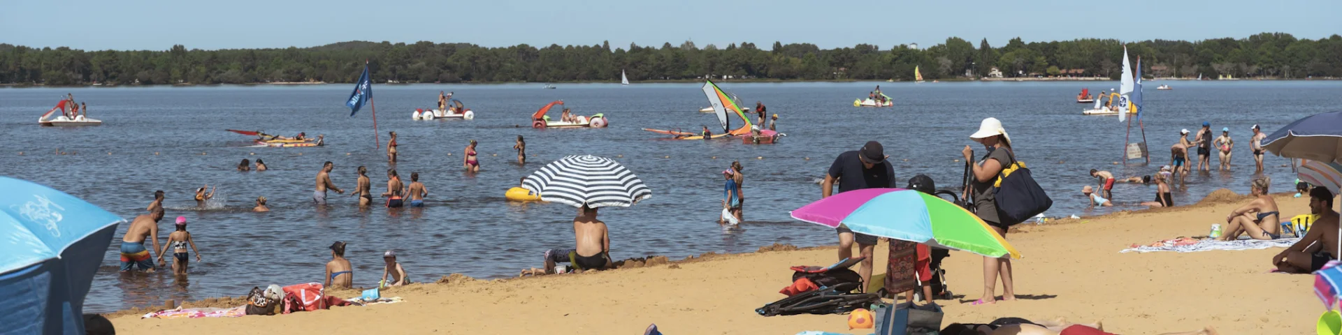 La plage du Lac de Léon, côté Léon