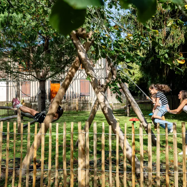 Aire de jeux à Levignacq