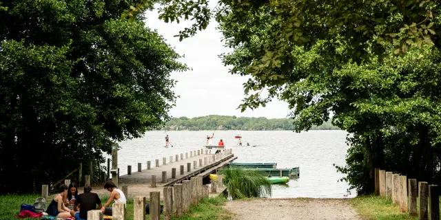 Ponton au Lac de Léon