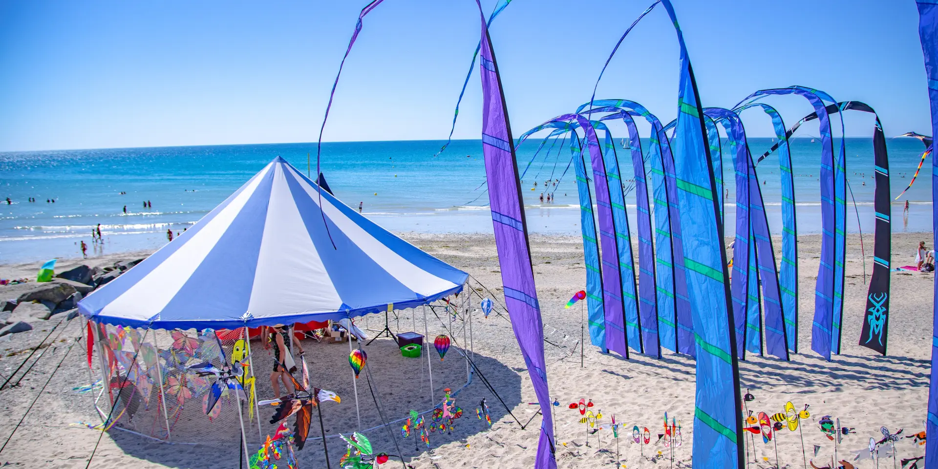 Cerf volants sur la plage de Agon Coutainville