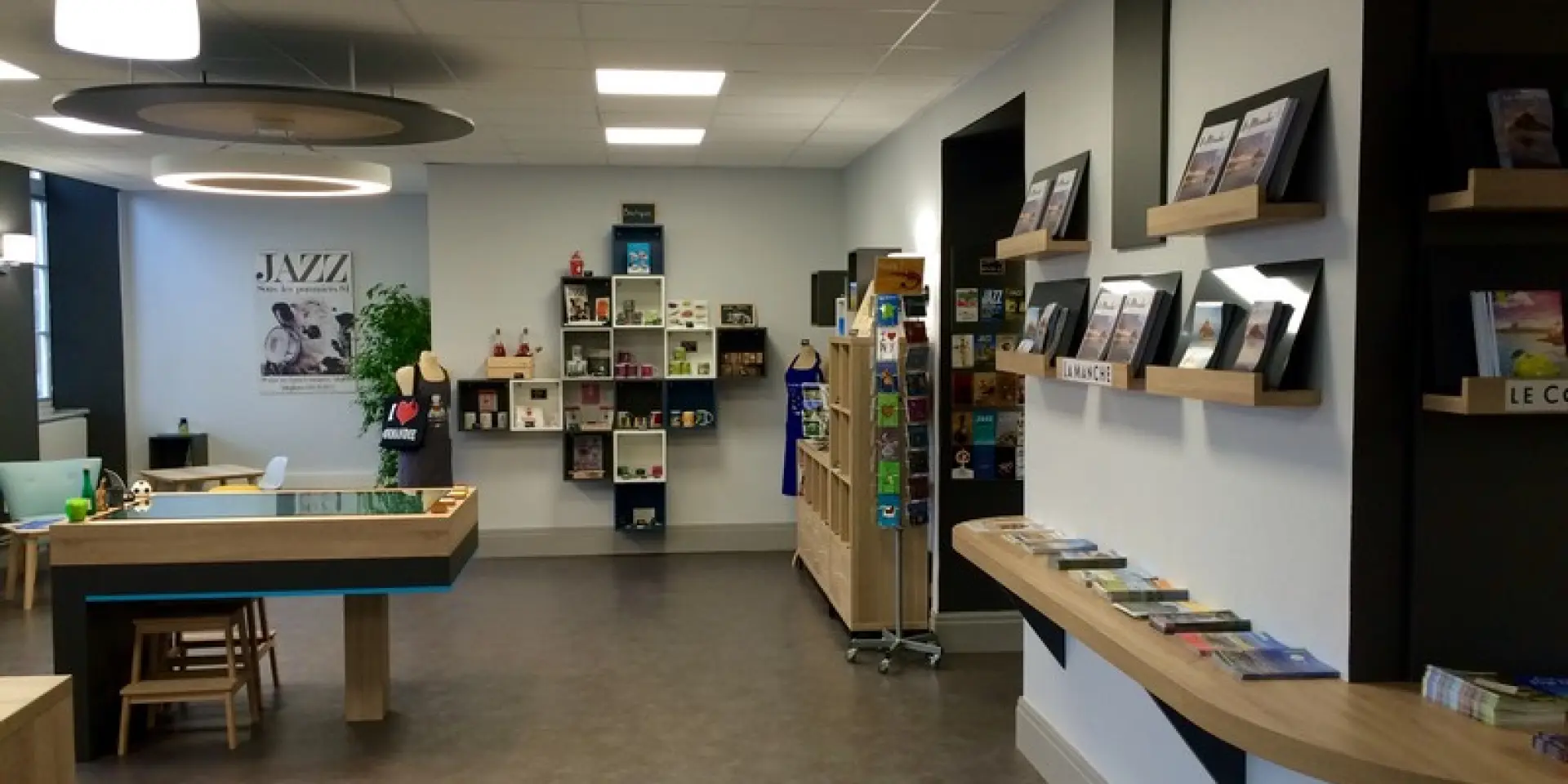 Intérieur de l'office de tourisme de Coutances