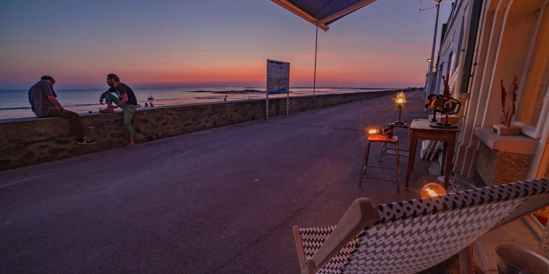 Soleil couchant sur le promenoir de Agon COutainville