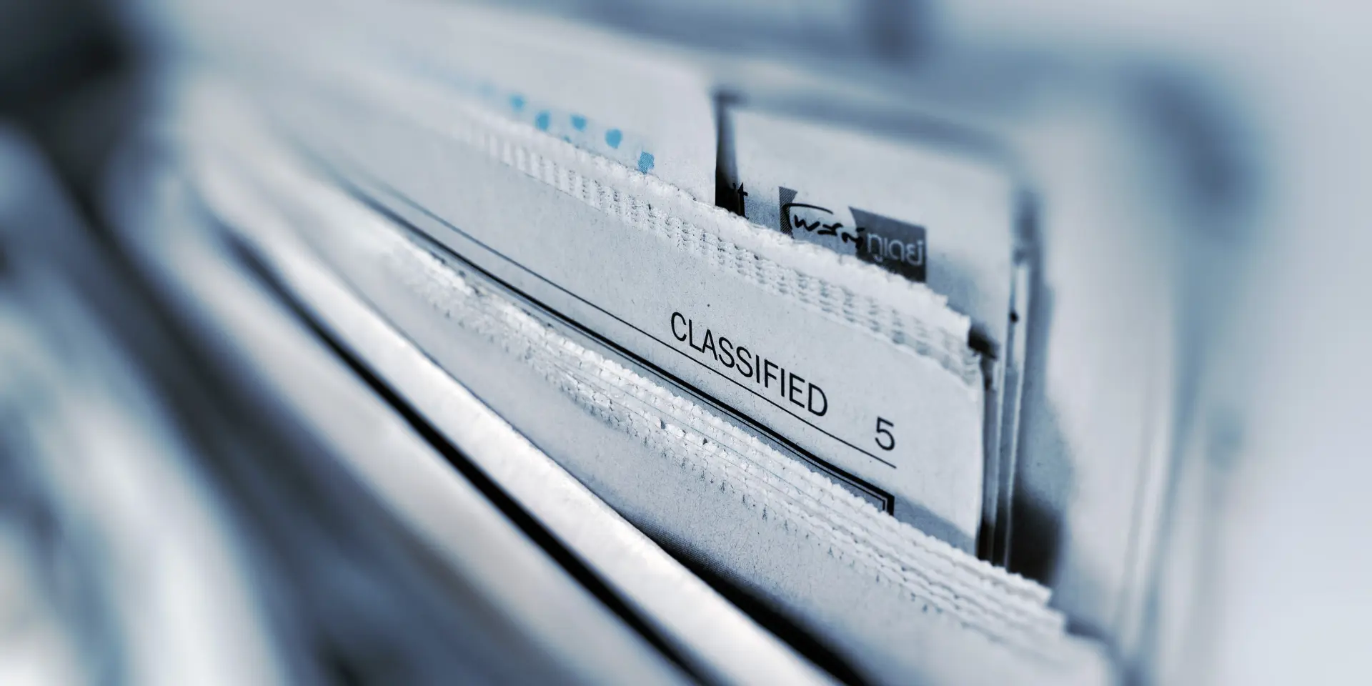Dossier étiqueté Classifié 5 dans un classeur