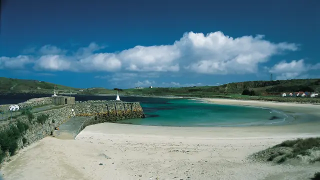 Port et plage a Aurigny
