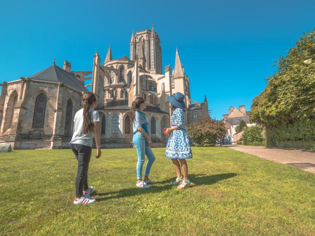 Cathédrale de COutances en visite de groupe