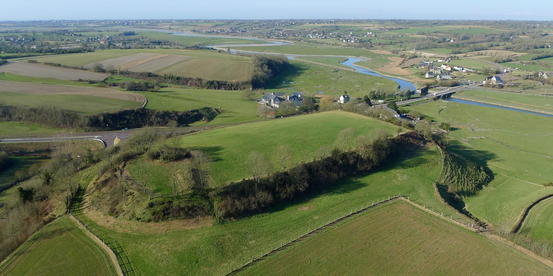 Le château de Charles de Navarre dit le mauvais à Regnéville-sur-Mer