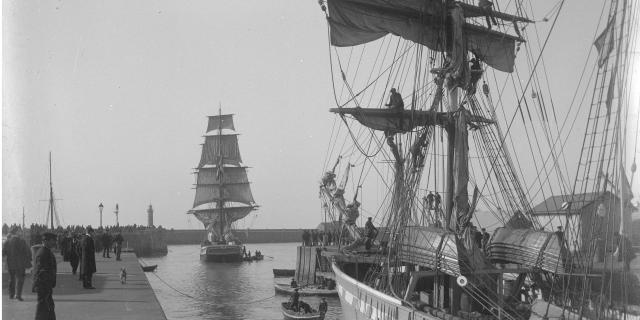 Terre Neuvas Au Départ De Granville