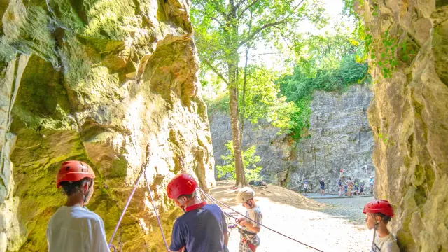Escalade au site de la carrière de Montmartin sur Mer