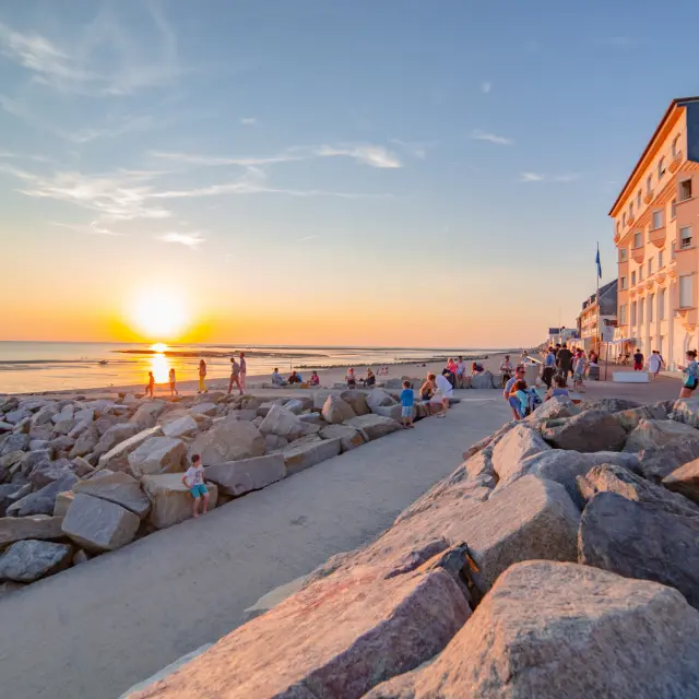 Promenoir de Agon Coutainville au couchant