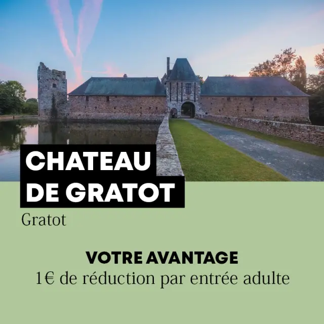 Château de Gratot avec un pont menant à l'entrée principale