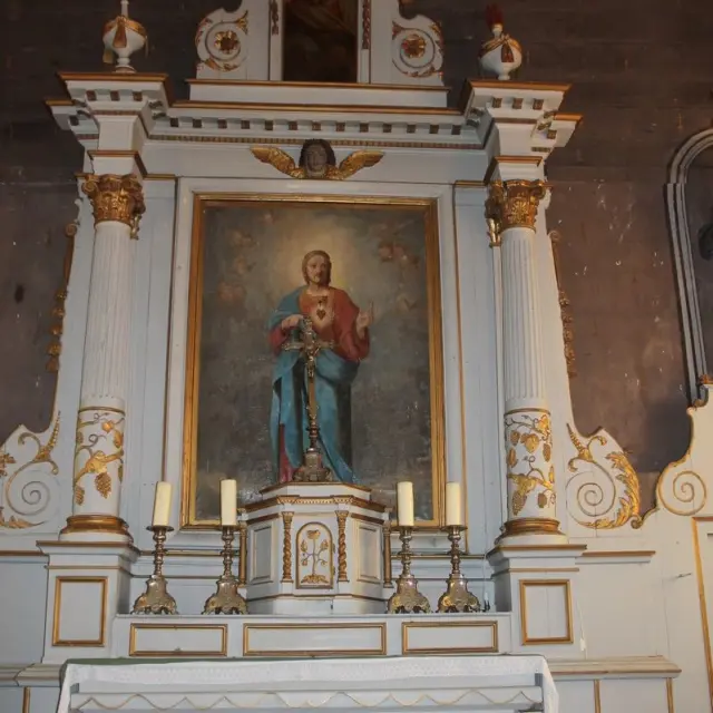 Autel religieux dans l'église de La Baleine