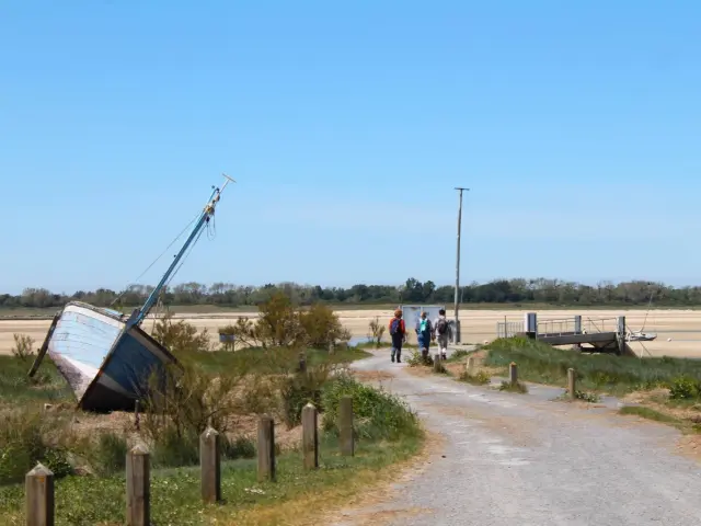 Bateau abandonné à Regnéville sur Mer