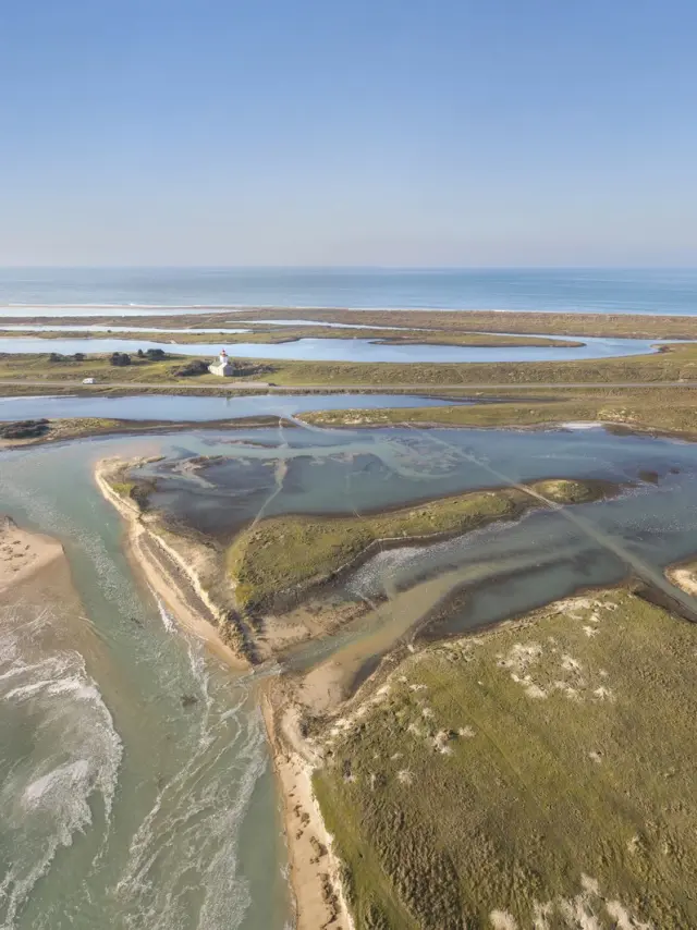 Vue aérienne de la pointe d'AGon