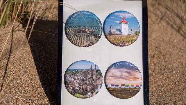 Magnets de la boutique souvenirs de Coutances Tourisme
