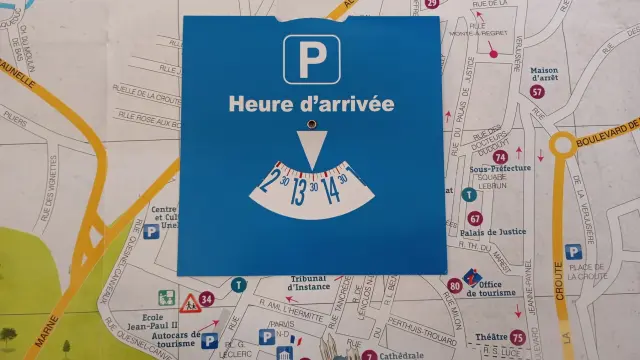 Disque de stationnement et plan de ville