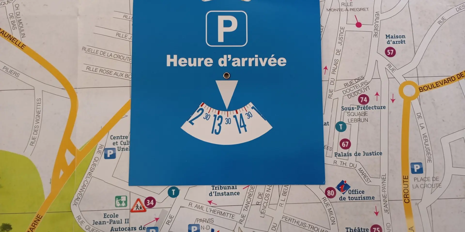Disque de stationnement et plan de ville