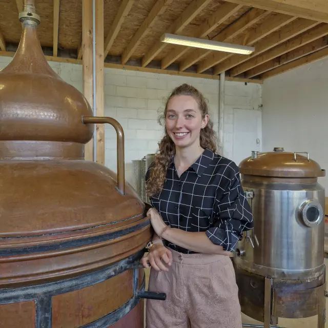 Léa à la distillerie Montjoie de Gavray
