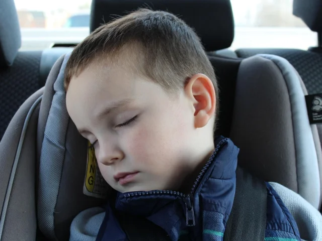 Enfant Dans La Voiture