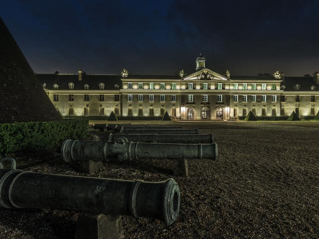 Château de la Verrerie by night, Le Creusot.