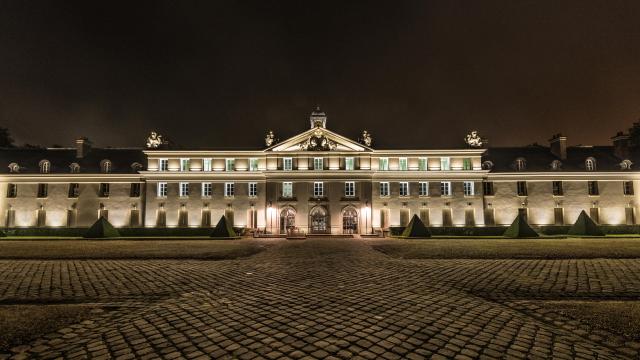 Château de la Verrerie by night, Le Creusot.