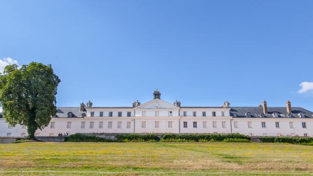 Le château de la Verrerie vu depuis son parc, Le Creusot