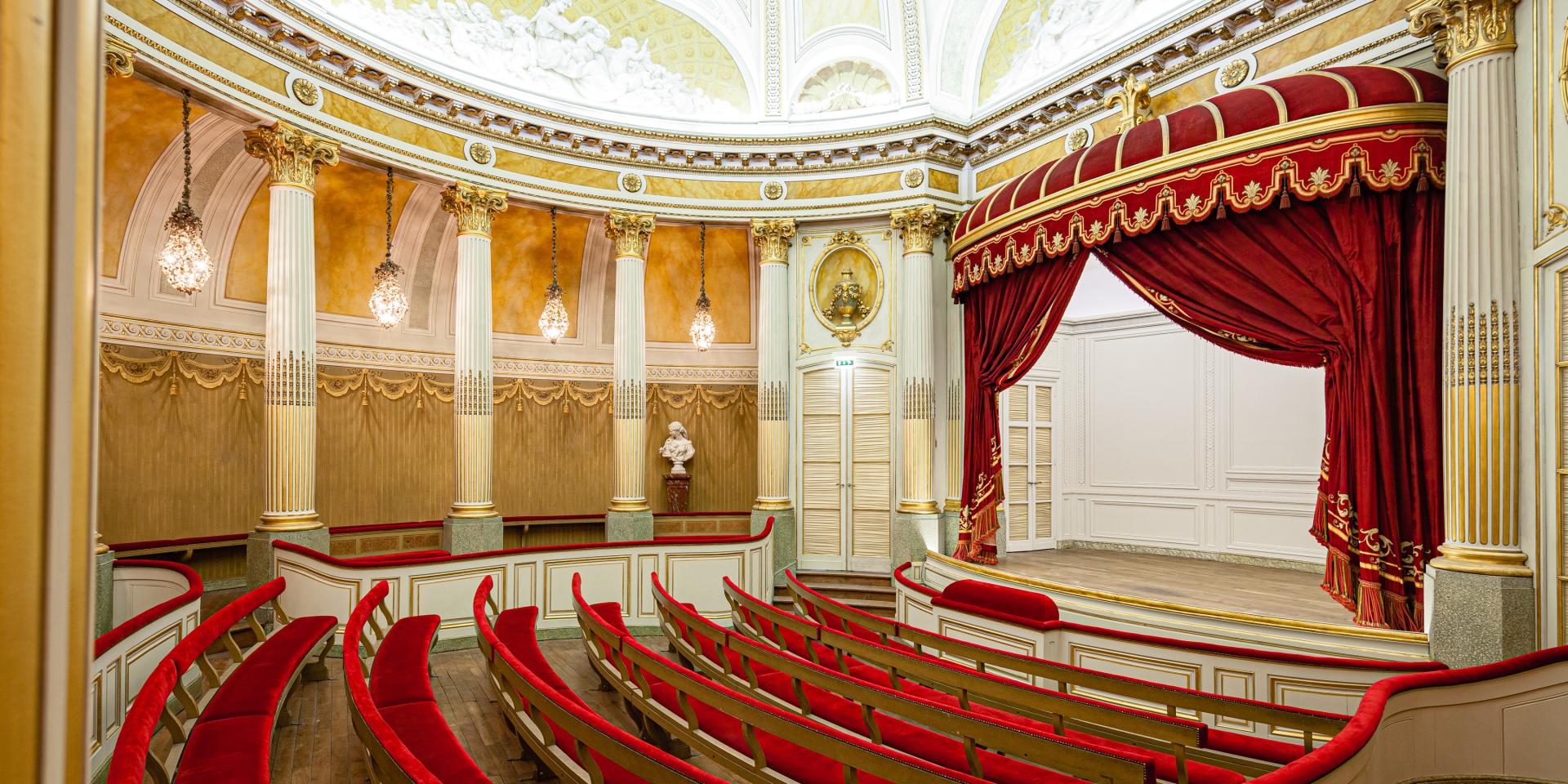 Le Petit Théâtre du château de la Verrerie, vue générale, Le Creusot.