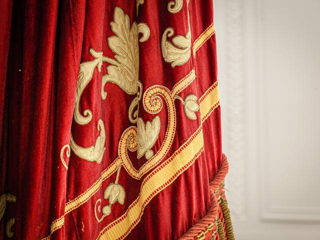 Detail of the curtain of the Petit Théâtre de la Verrerie, Le Creusot.