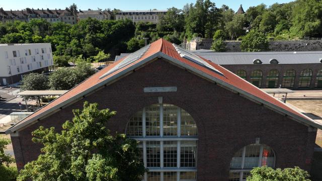 The university library at Le Creusot.