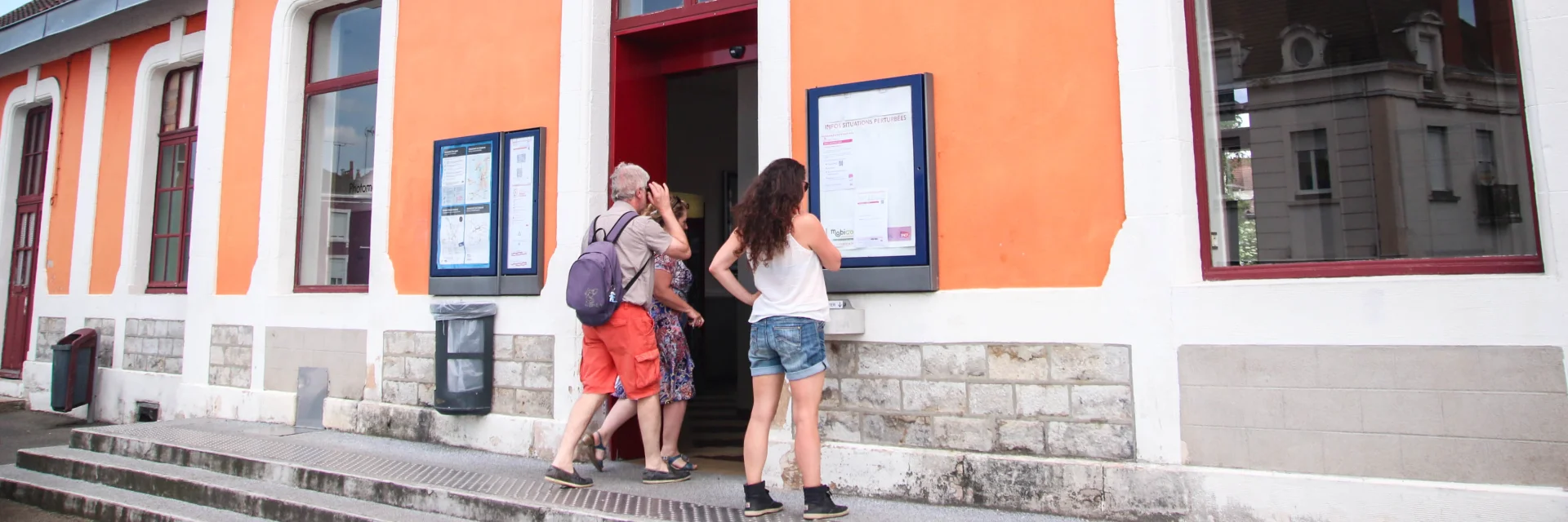 Montceau station 11@lesleywilliamson