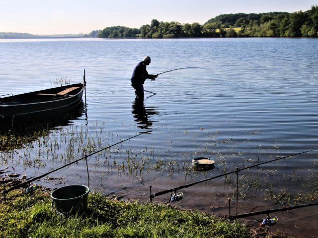 Fishing at Torcy lake