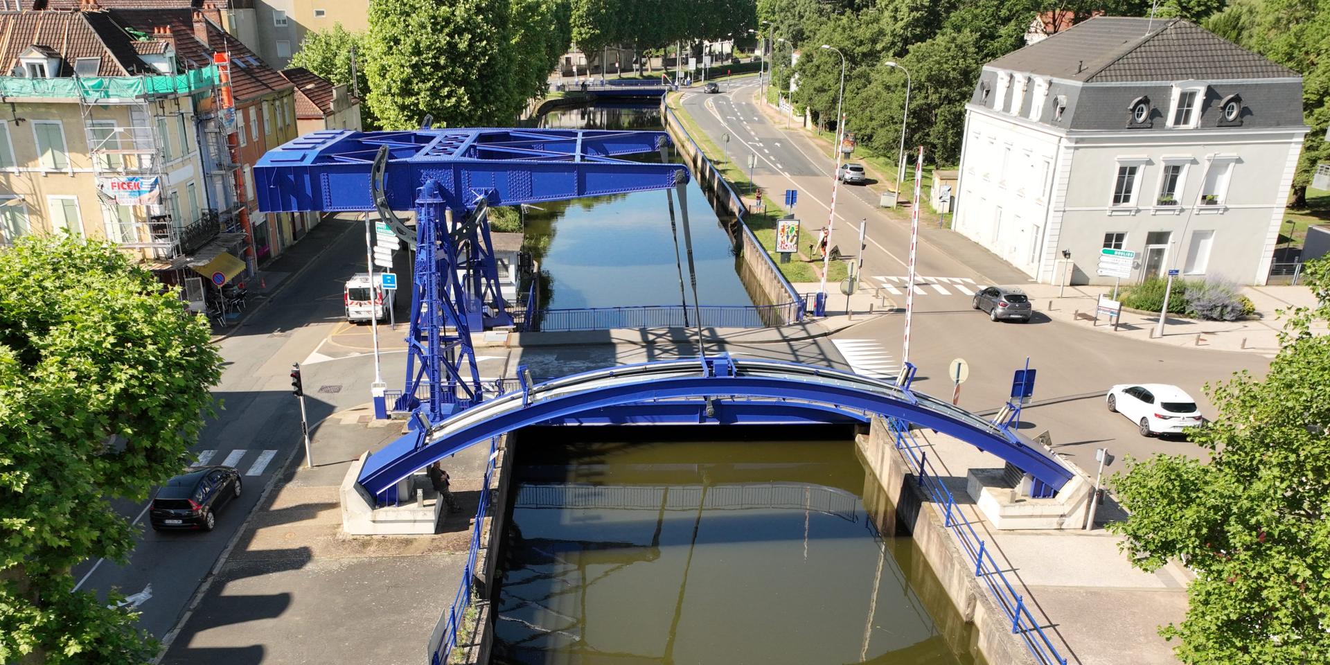 Le pont levant, tout un symbole Office de Tourisme Creusot Montceau — free download
